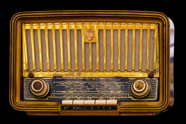 radio-1682531_640.jpg (85 KB)